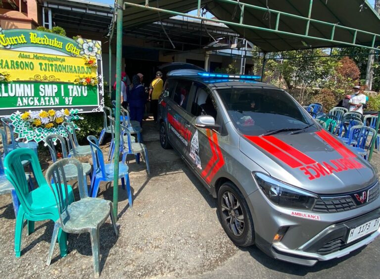 pengantaraan jenazah dengan mobil ambulance